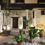 Patio De Los Angeles
